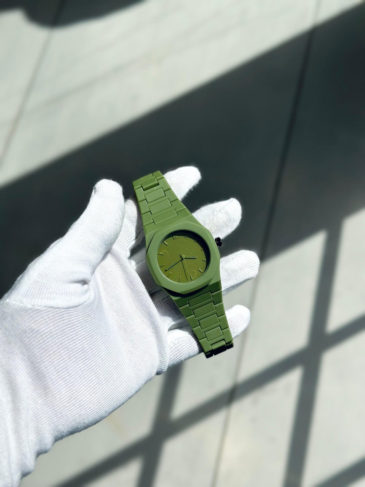 Black Arabic Aura Watch – Premium Luxury Timepiece by Luxaro