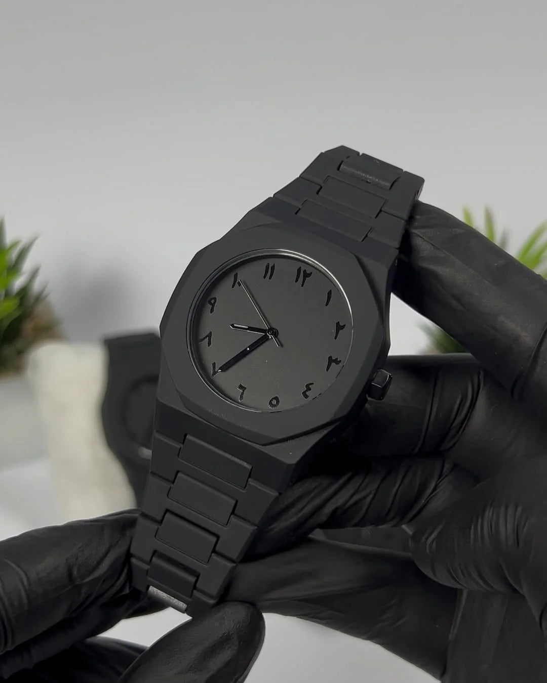 Black Arabic Aura Watch – Premium Luxury Timepiece by Luxaro